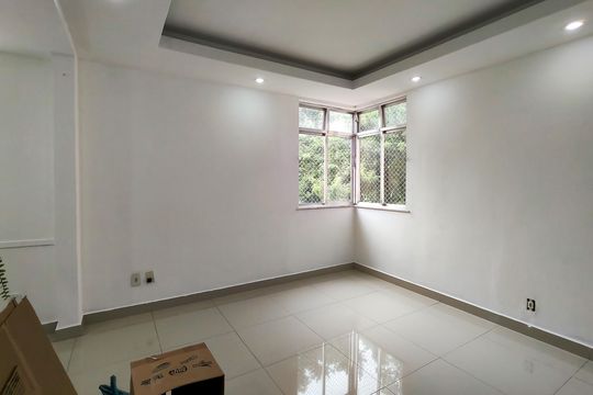 Sala de apartamento à venda com 2 quartos, 60m² em Grajaú, Rio de Janeiro