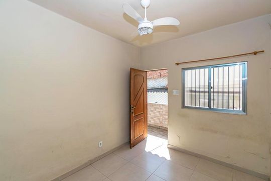 Casa à venda com 2 quartos, 100m² em Brás de Pina, Rio de Janeiro