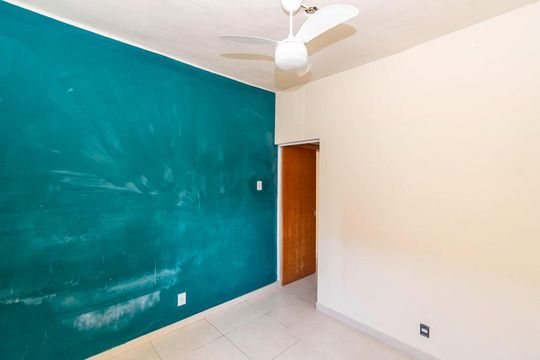 Quarto 1 de casa à venda com 2 quartos, 100m² em Brás de Pina, Rio de Janeiro