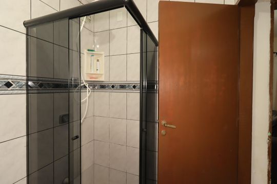 Banheiro 1 da Casa 1 de casa à venda com 4 quartos, 138m² em Vila Bela Vista, Santo André