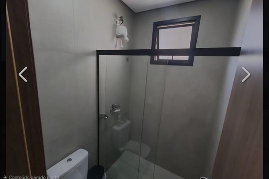 Banheiro de kitnet/studio para alugar com 1 quarto, 34m² em Saraiva, Uberlândia