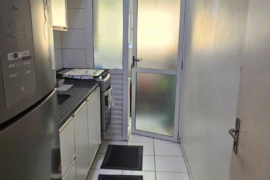 Cozinha de apartamento à venda com 2 quartos, 49m² em Quinta da Paineira, São Paulo