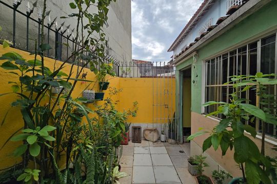 Quintal de casa para alugar com 2 quartos, 105m² em Jardim Bela Vista, Guarulhos