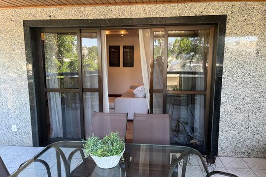 Varanda de apartamento para alugar com 4 quartos, 169m² em Jardim Guanabara, Rio de Janeiro