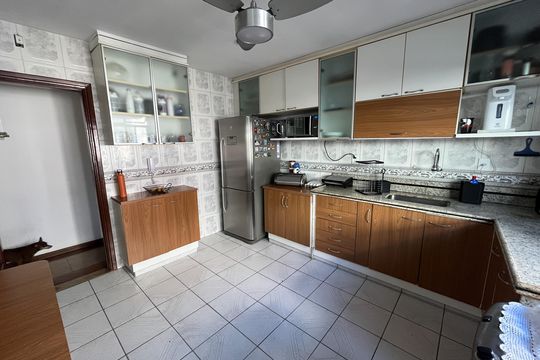 Cozinha de apartamento para alugar com 4 quartos, 169m² em Jardim Guanabara, Rio de Janeiro
