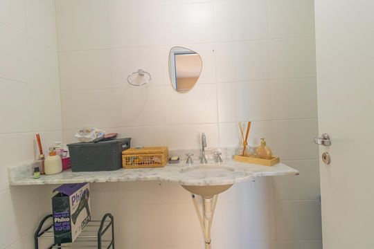 Banheiro da Suíte de apartamento para alugar com 2 quartos, 62m² em Marechal Rondon, Canoas