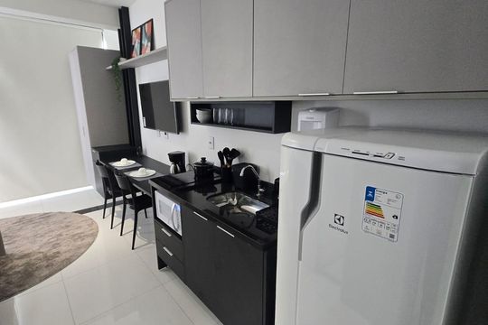Cozinha de apartamento para alugar com 1 quarto, 23m² em Vila Azevedo, São Paulo