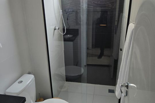Banheiro de apartamento para alugar com 1 quarto, 23m² em Vila Azevedo, São Paulo