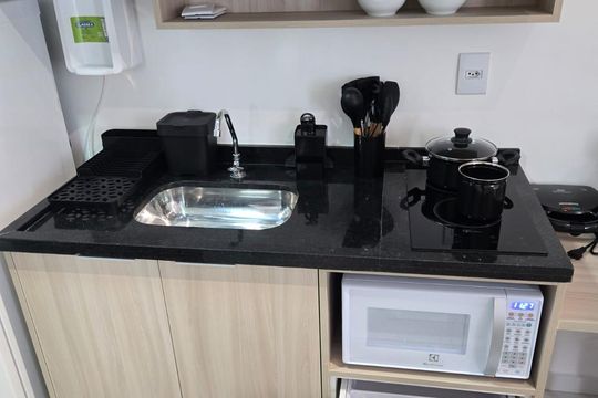 Cozinha de apartamento para alugar com 1 quarto, 23m² em Vila Azevedo, São Paulo