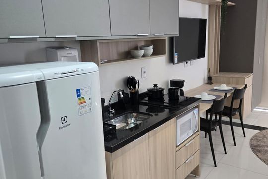 Cozinha de apartamento para alugar com 1 quarto, 23m² em Vila Azevedo, São Paulo