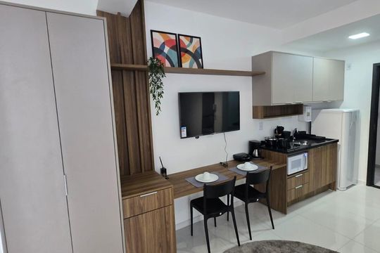 Cozinha de apartamento para alugar com 1 quarto, 23m² em Vila Azevedo, São Paulo