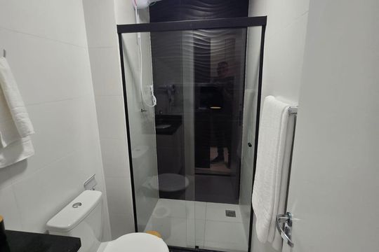 Banheiro de apartamento para alugar com 1 quarto, 23m² em Vila Azevedo, São Paulo