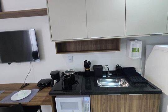 Cozinha de apartamento para alugar com 1 quarto, 23m² em Vila Azevedo, São Paulo