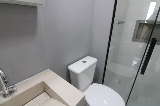 Banheiro de apartamento para alugar com 2 quartos, 38m² em Cidade Antônio Estêvão de Carvalho, São Paulo