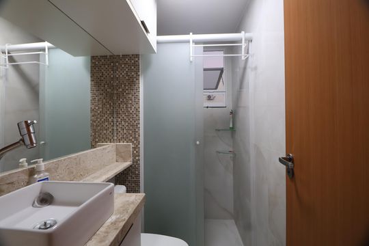 Banheiro  de apartamento à venda com 2 quartos, 42m² em São José, Canoas