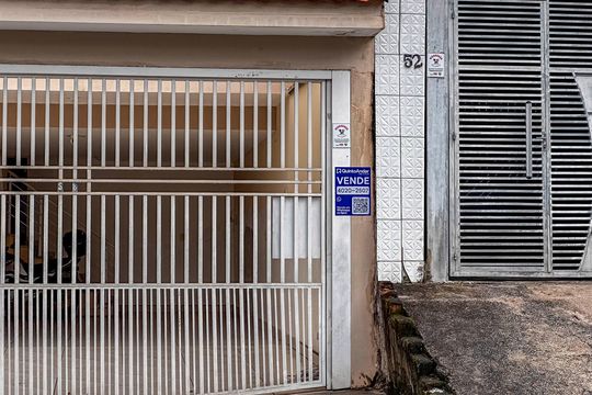 Placa Instalada na Fachada de casa à venda com 3 quartos, 150m² em Jardim Las Vegas, Santo André