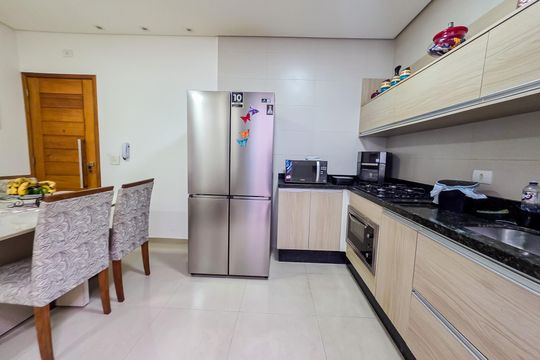 Cozinha  de apartamento à venda com 2 quartos, 52m² em Vila Curuçá, Santo André