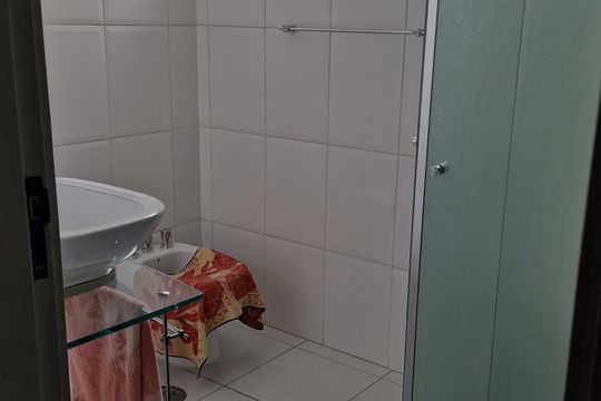Banheiro de apartamento à venda com 2 quartos, 90m² em Jardins, São Paulo
