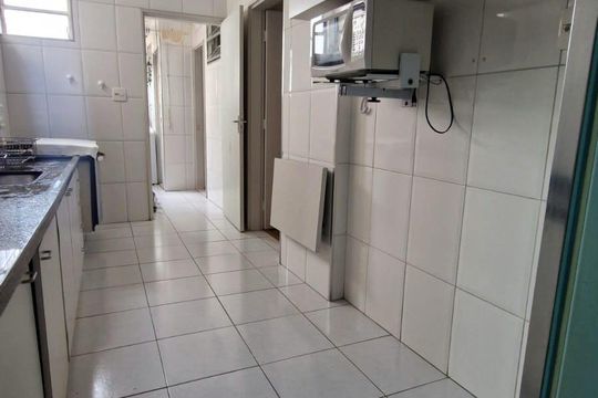 Cozinha de apartamento à venda com 2 quartos, 90m² em Jardins, São Paulo