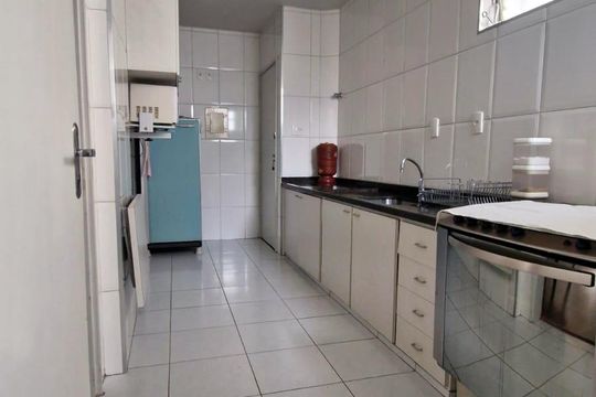 Cozinha de apartamento à venda com 2 quartos, 90m² em Jardins, São Paulo