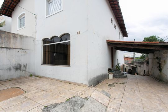 Garagem de casa para alugar com 3 quartos, 180m² em Parque Cruzeiro do Sul, São Paulo