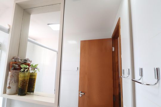 Banheiro Social de apartamento para alugar com 2 quartos, 53m² em Jardim Inconfidência, Uberlândia