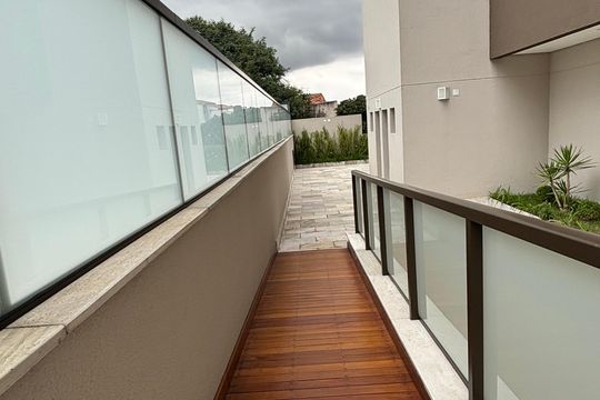 Rampa - Corrimão de apartamento para alugar com 2 quartos, 56m² em Parque das Nações, Santo André