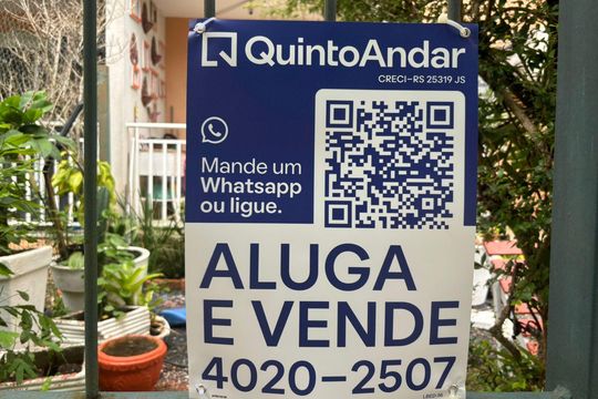 Plaquinha Instalada código LBED-56 de apartamento à venda com 2 quartos, 45m² em Humaitá, Porto Alegre