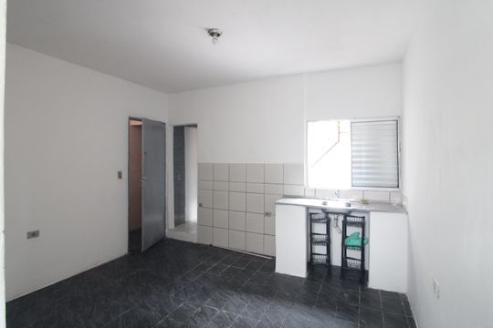 Cozinha de casa para alugar com 1 quarto, 50m² em Jardim Itapura, São Paulo