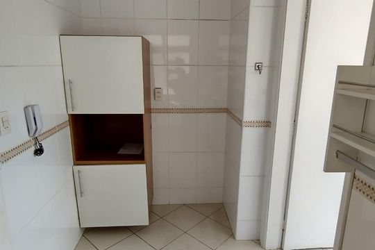Cozinha de apartamento à venda com 1 quarto, 60m² em Cambuí, Campinas