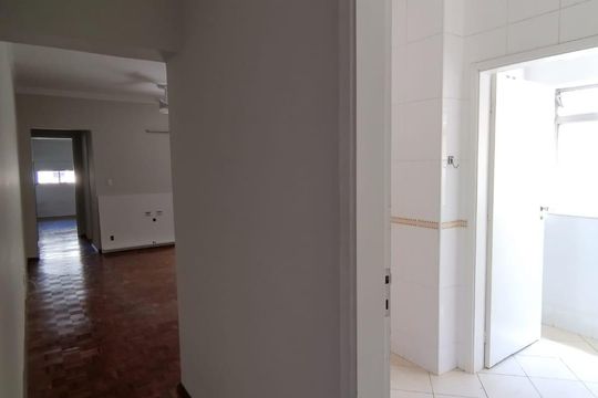 Corredor de apartamento à venda com 1 quarto, 60m² em Cambuí, Campinas