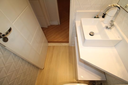 Banheiro de apartamento à venda com 2 quartos, 50m² em Jardim do Tiro, São Paulo