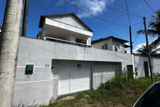 Fachada de casa à venda com 3 quartos, 250m² em Recreio dos Bandeirantes, Rio de Janeiro