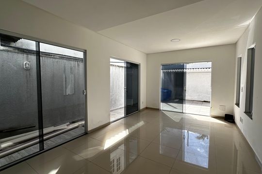 Casa à venda com 3 quartos, 250m² em Recreio dos Bandeirantes, Rio de Janeiro