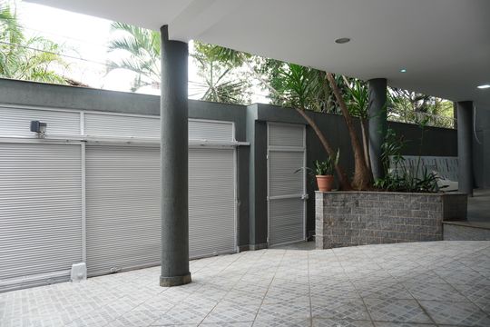 Garagem de casa para alugar com 5 quartos, 400m² em Mangabeiras, Belo Horizonte