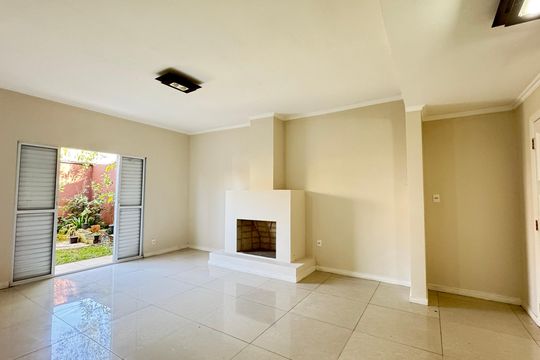 Casa à venda com 3 quartos, 249m² em Jardim Panorama, São Paulo