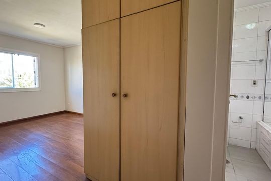 Casa à venda com 3 quartos, 249m² em Jardim Panorama, São Paulo