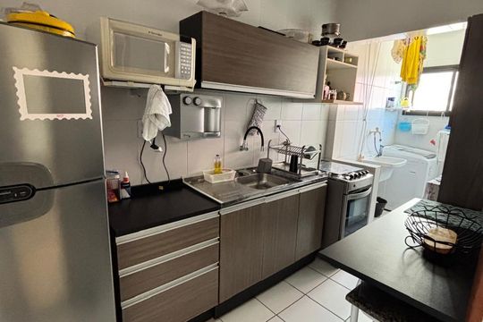 Cozinha de apartamento para alugar com 2 quartos, 84m² em Pituba, Salvador