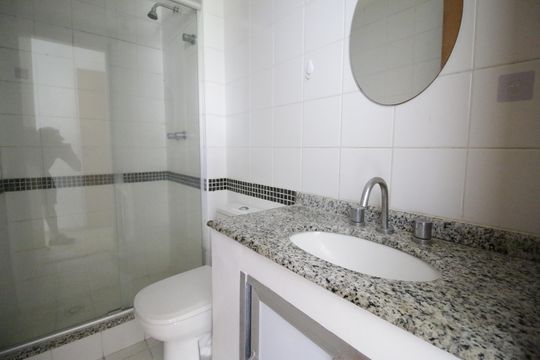 Banheiro de apartamento à venda com 2 quartos, 66m² em Pechincha, Rio de Janeiro