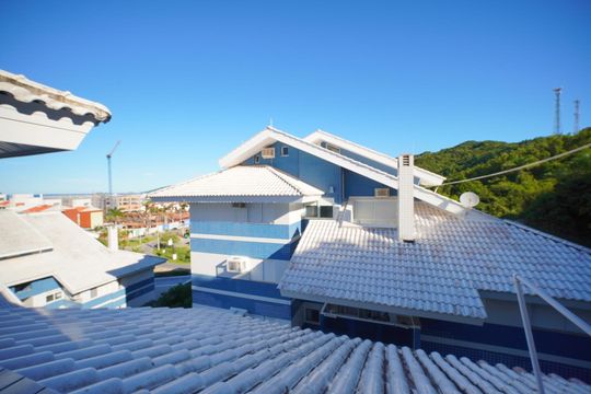 Vista da suíte superior de apartamento para alugar com 3 quartos, 120m² em Praia Brava, Florianópolis
