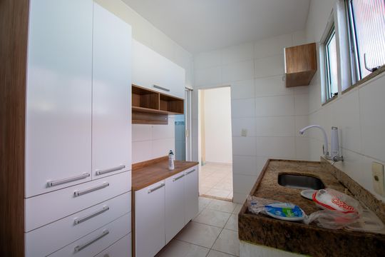 Cozinha de casa de condomínio à venda com 1 quarto, 34m² em Irajá, Rio de Janeiro