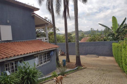 Casa de Condomínio para alugar com 4 quartos, 600m² em Portal das Acacias, Barueri