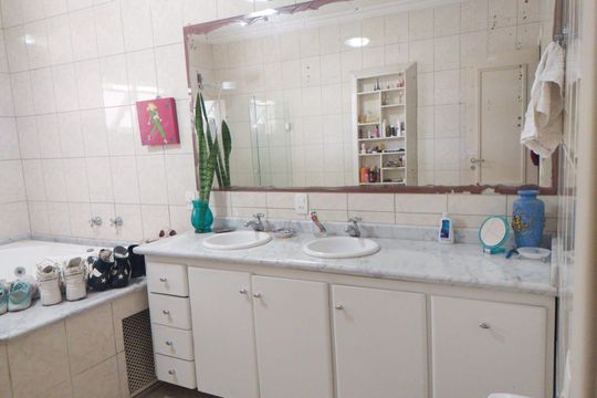 Casa de Condomínio para alugar com 4 quartos, 600m² em Portal das Acacias, Barueri