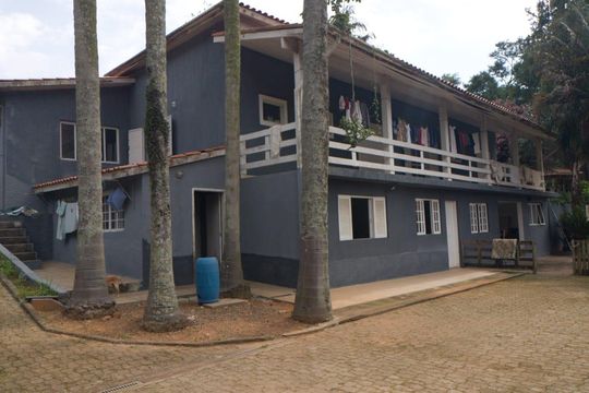 Casa de Condomínio para alugar com 4 quartos, 600m² em Portal das Acacias, Barueri