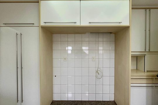 Cozinha de apartamento à venda com 3 quartos, 297m² em Alto de Pinheiros, São Paulo