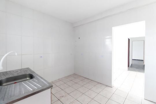 Cozinha de casa para alugar com 2 quartos, 70m² em Limoeiro, São Paulo