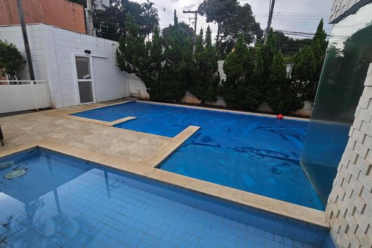 Área comum - Piscina de casa de condomínio à venda com 3 quartos, 156m² em Parque das Laranjeiras, Goiânia