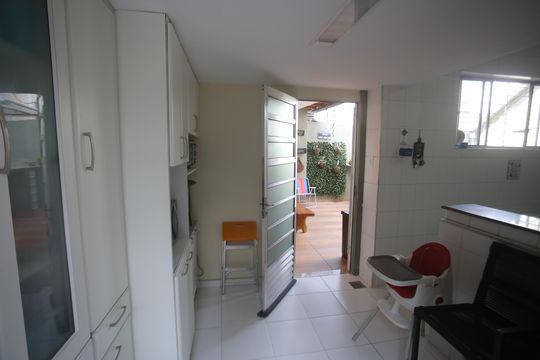 Casa à venda com 5 quartos, 340m² em Gutierrez, Belo Horizonte