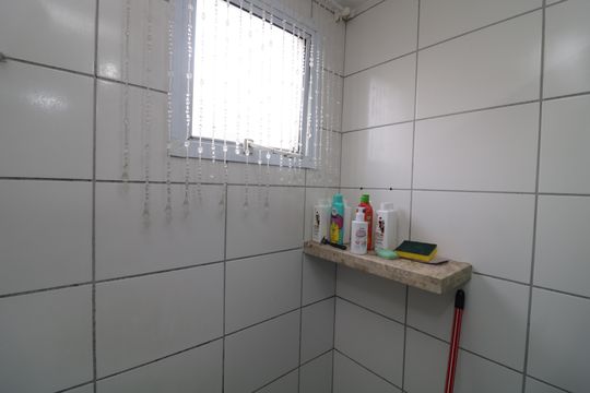 Banheiro de apartamento à venda com 2 quartos, 52m² em Jardim Vila Formosa, São Paulo
