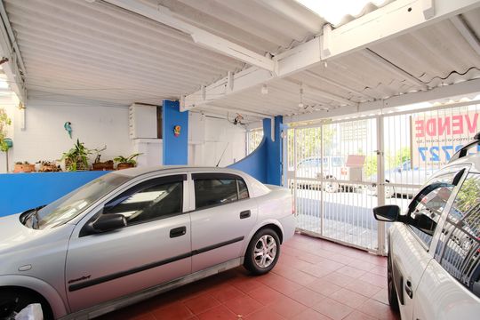 Garagem de casa à venda com 4 quartos, 139m² em Vila Gomes Cardim, São Paulo